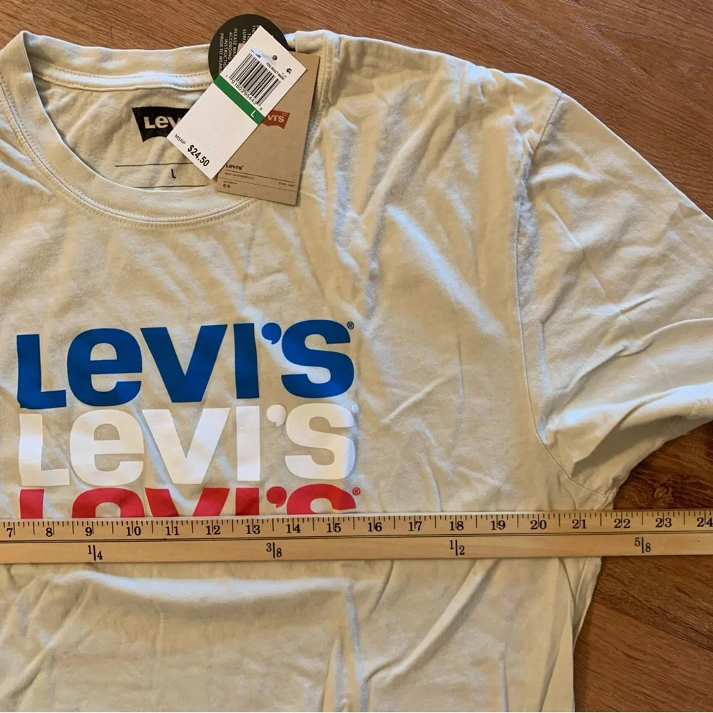 Levi’s Stacked Logo Cream T-shirt Tee Large 100% cotton Unisex